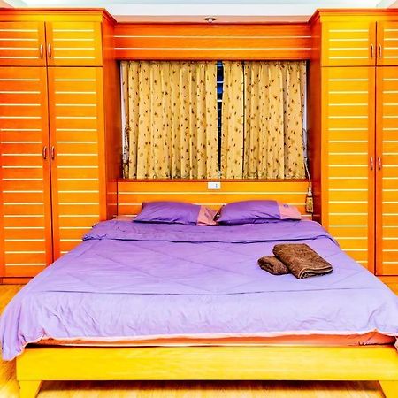 Jolly Guesthouse & Restaurant Патая Екстериор снимка