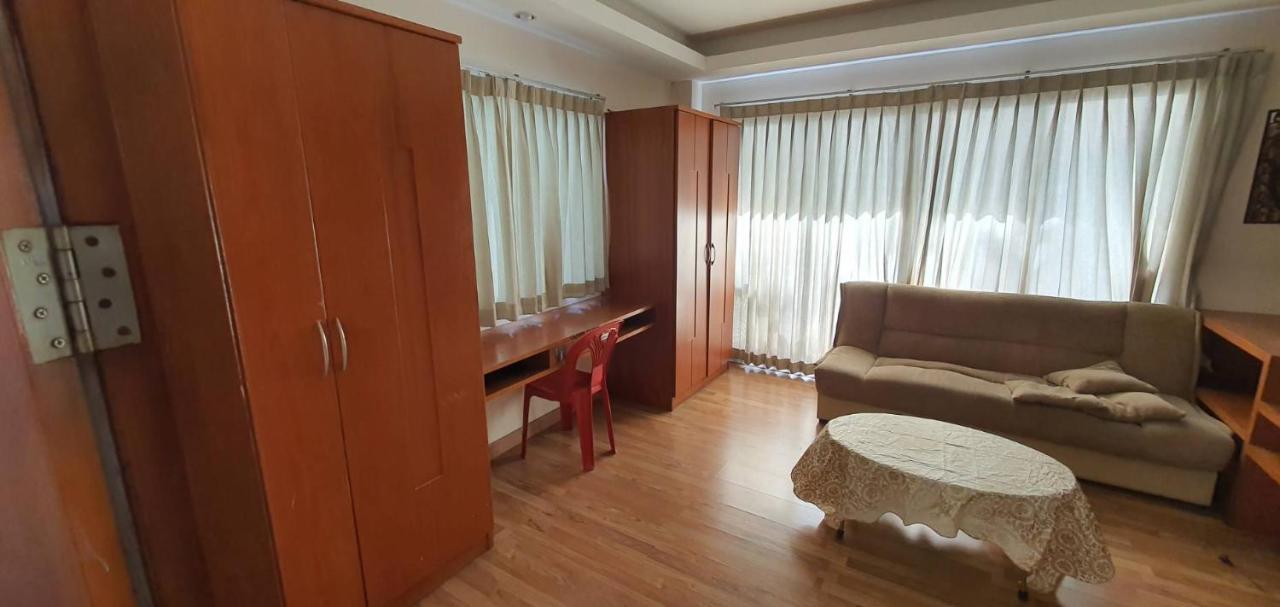 Jolly Guesthouse & Restaurant Патая Екстериор снимка